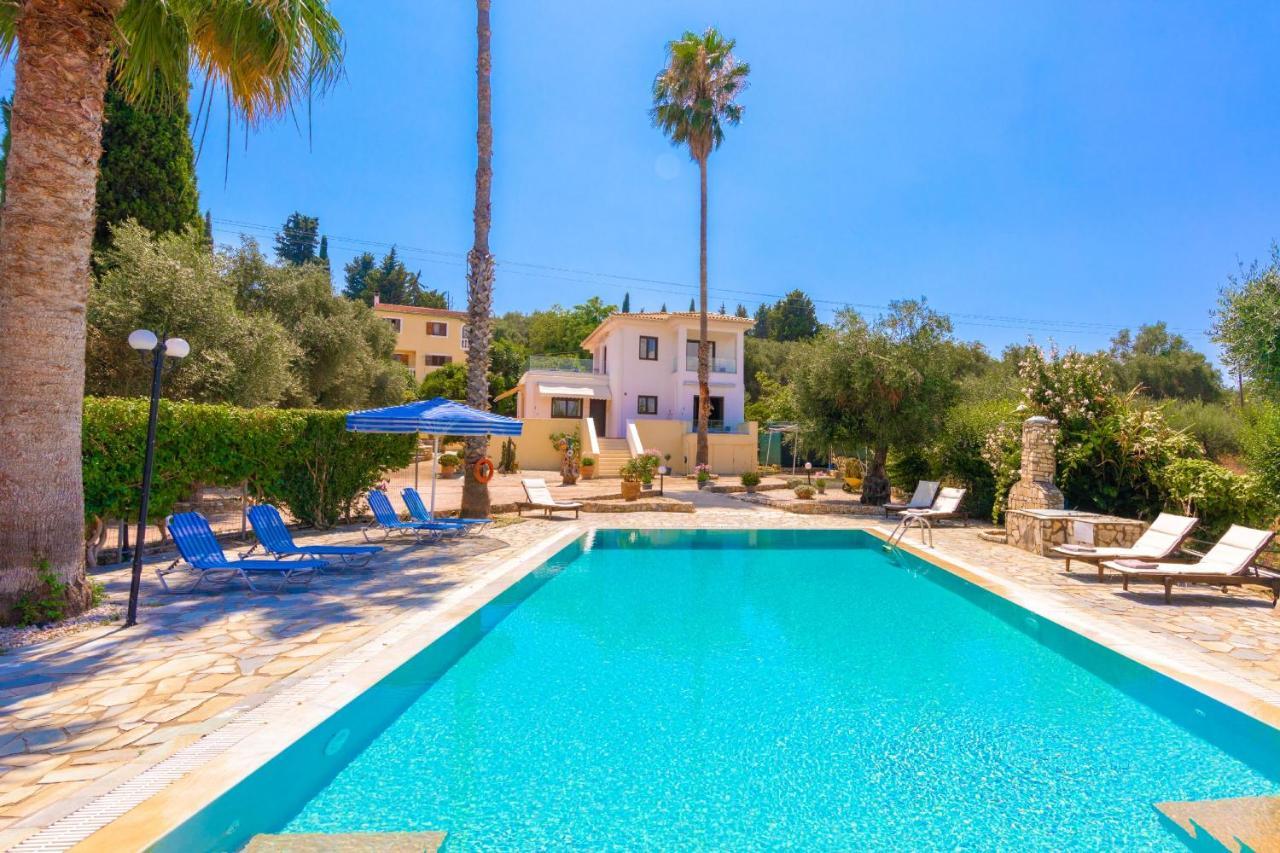 Villa Lianolia Peritheia Exterior photo