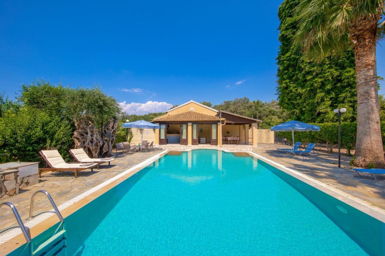 Villa Lianolia Peritheia Exterior photo